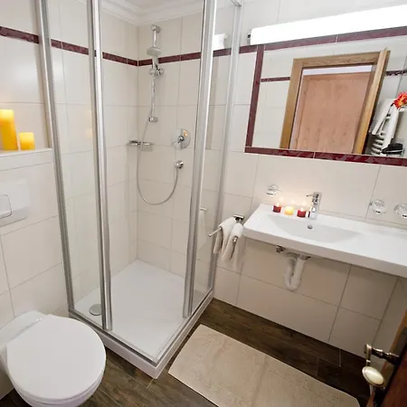 Gaestehaus Bergruh Homestay *