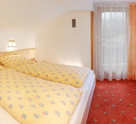 Δωμάτια σε οικογενειακή κατοικία Gaestehaus Bergruh Tux