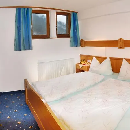 Δωμάτια σε οικογενειακή κατοικία Gaestehaus Bergruh Tux