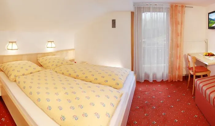 Δωμάτια σε οικογενειακή κατοικία Gaestehaus Bergruh Tux